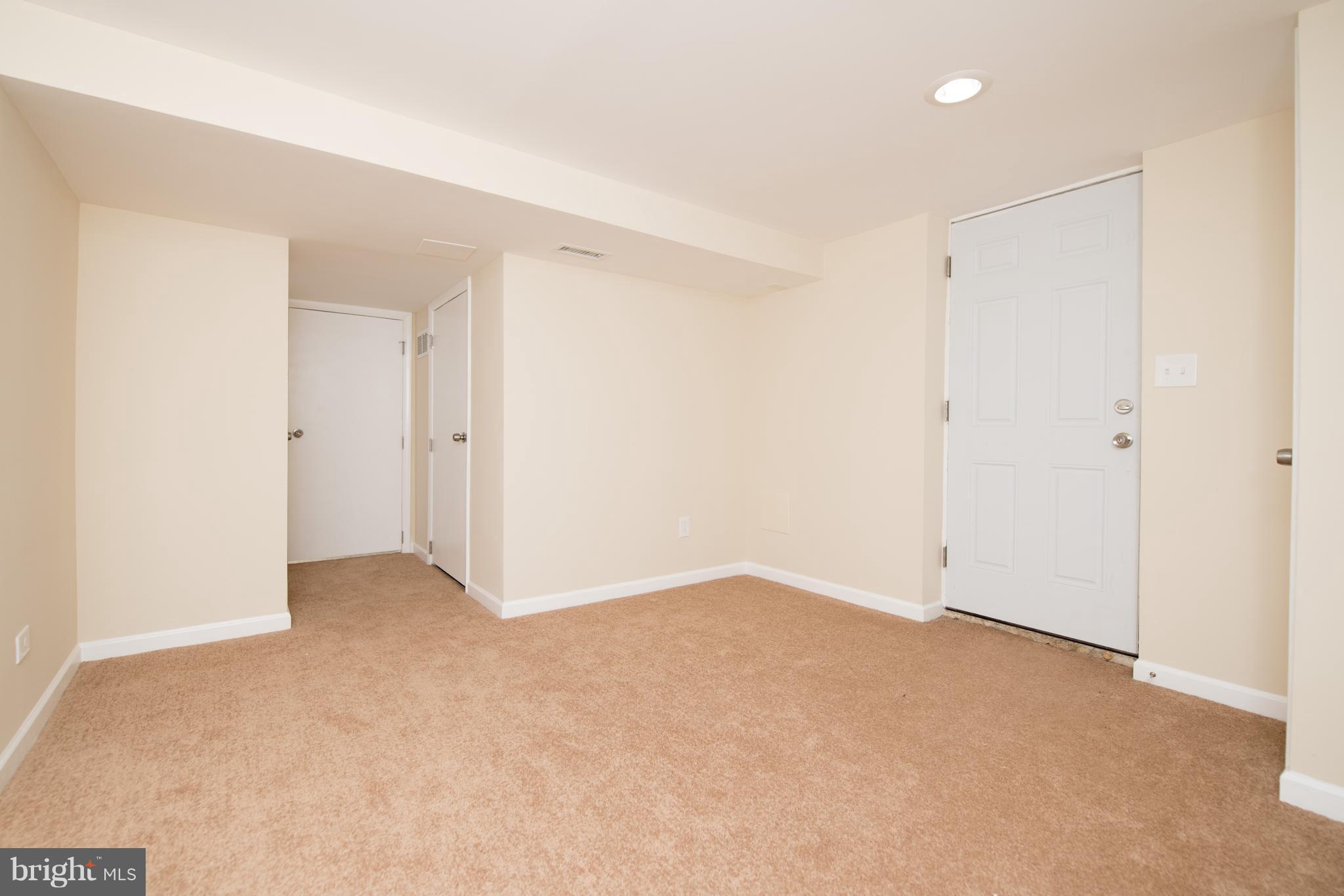 6912 Chambers Road Baltimore, MD 21234 - Photo 22 of 28 Family Room
