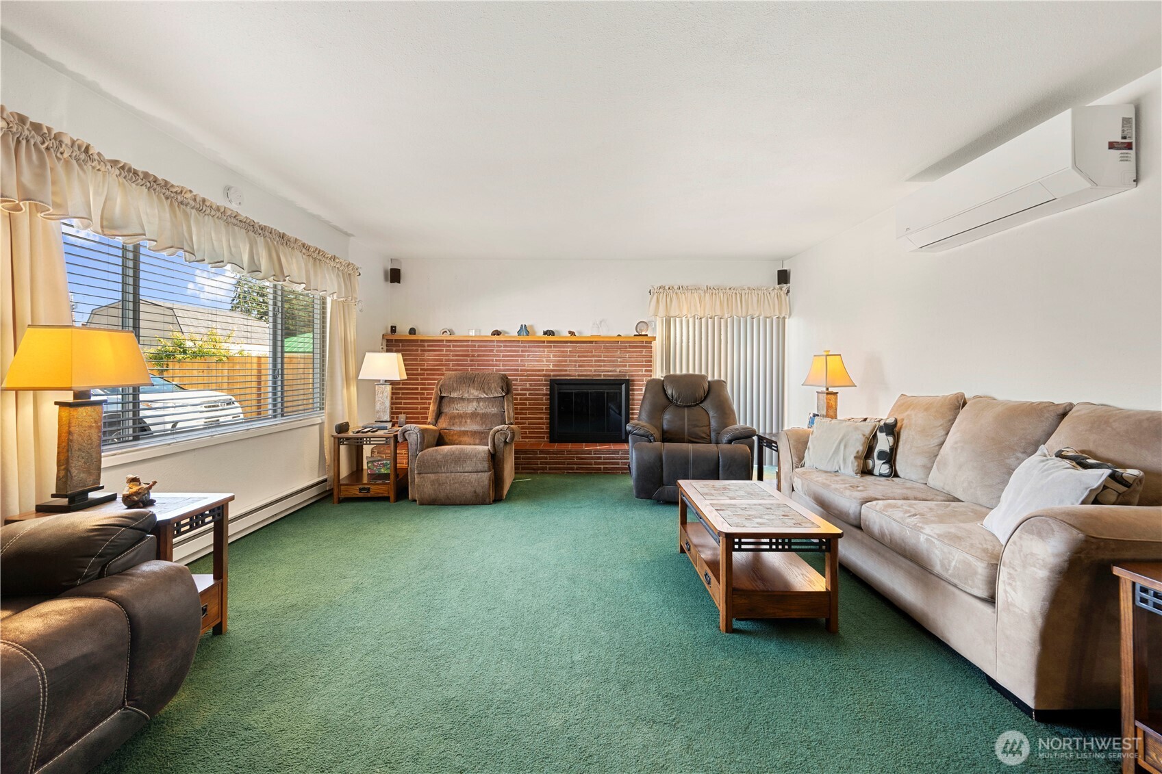 915 128th Street Southwest Everett, WA 98204 - Photo 7 of 25 a living room with furniture and a large window