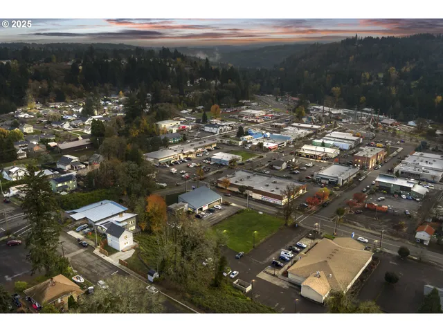 a picture of city view