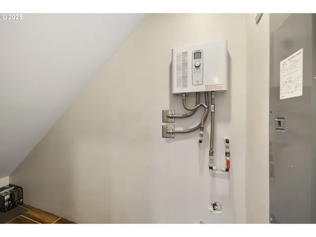 $400,000 | 130 West 1st Avenue, Estacada, OR 97023