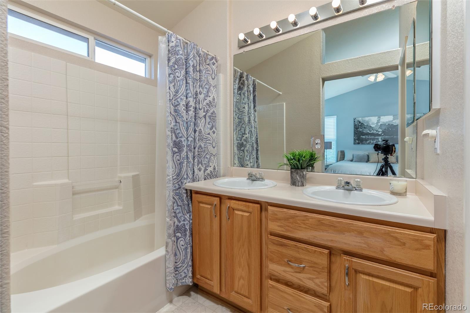 9711 Burberry Way Highlands Ranch, CO 80129 - Photo 16 of 35 Gallery Image 16
