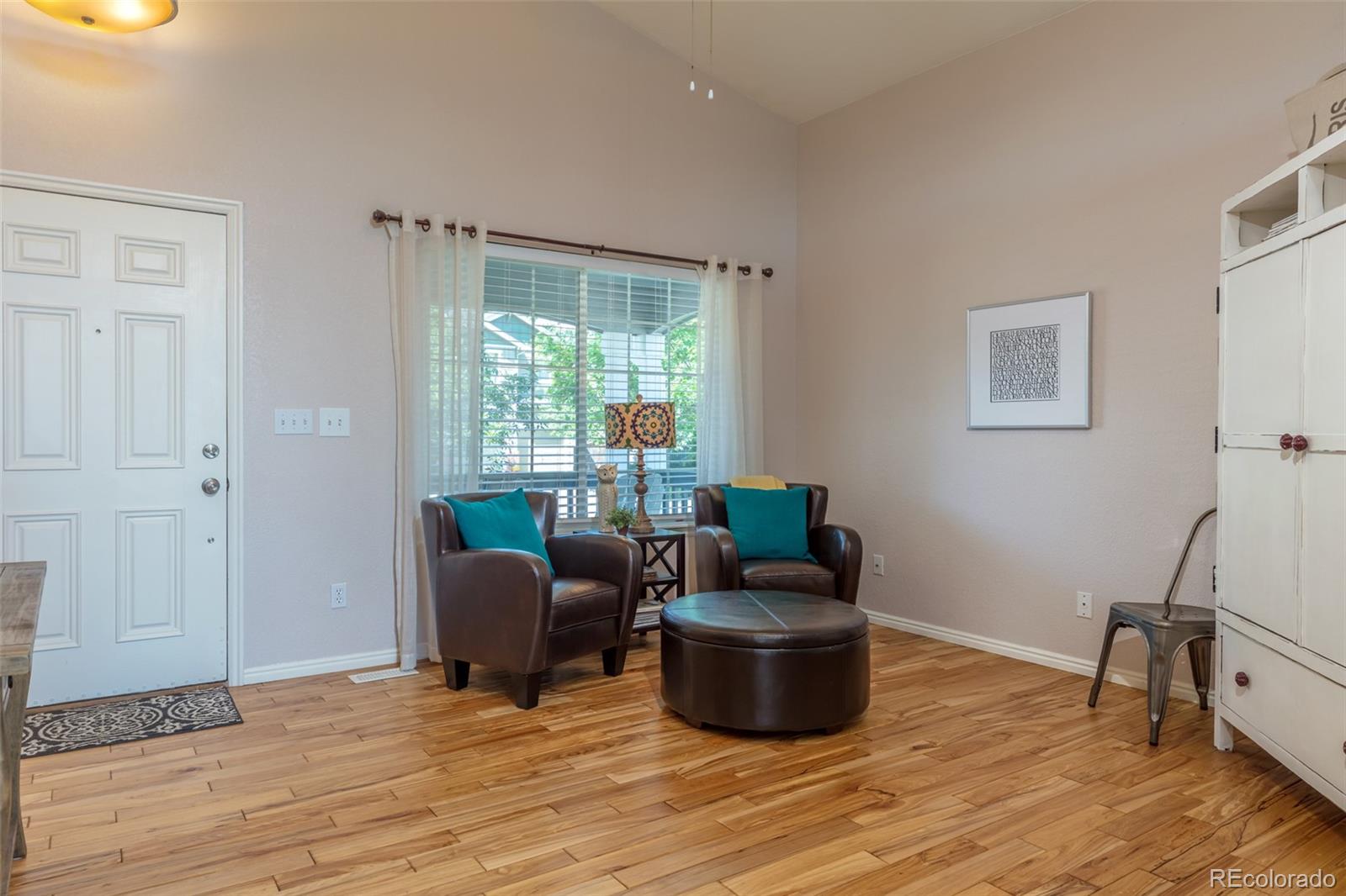 9711 Burberry Way Highlands Ranch, CO 80129 - Photo 5 of 35 Gallery Image 5