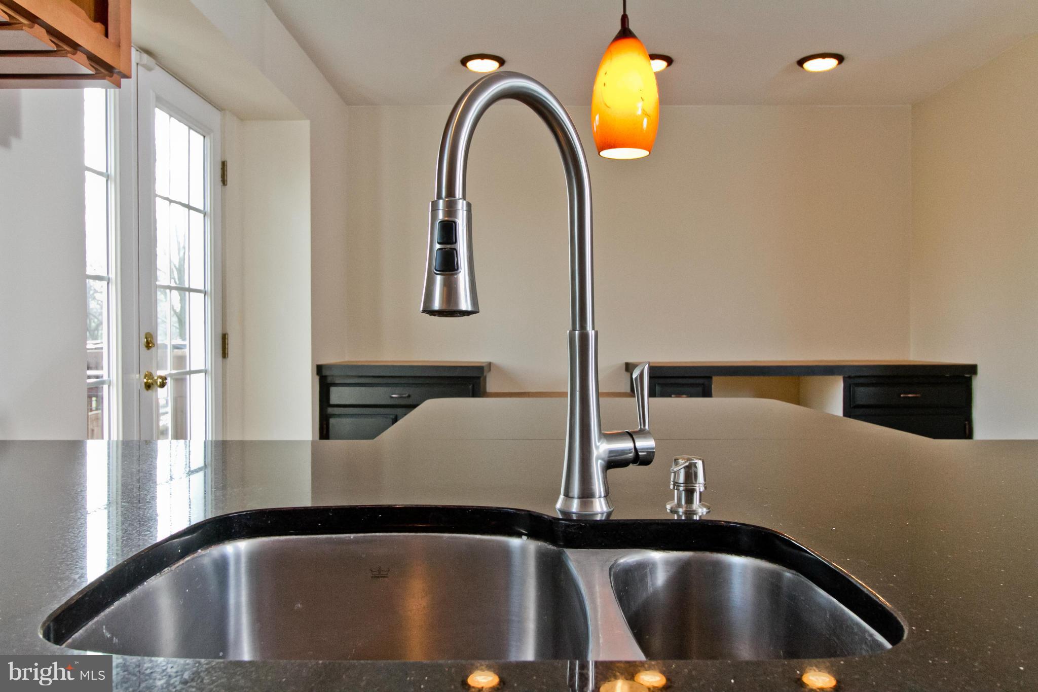 8004 Broken Reed Court Frederick, MD 21701 - Photo 13 of 30 Kitchen