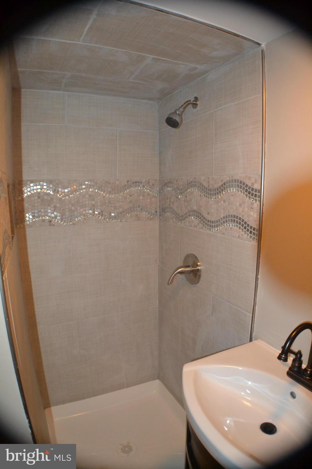 1682 Langford Road Baltimore, MD 21207 - Photo 8 of 15 Bath
