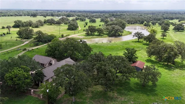 $760,000 | 4361 Highway 77, Hallettsville, TX 77964