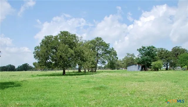 $760,000 | 4361 Highway 77, Hallettsville, TX 77964
