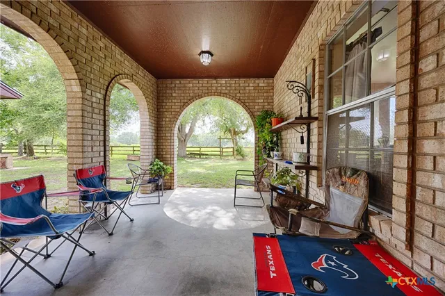 $760,000 | 4361 Highway 77, Hallettsville, TX 77964