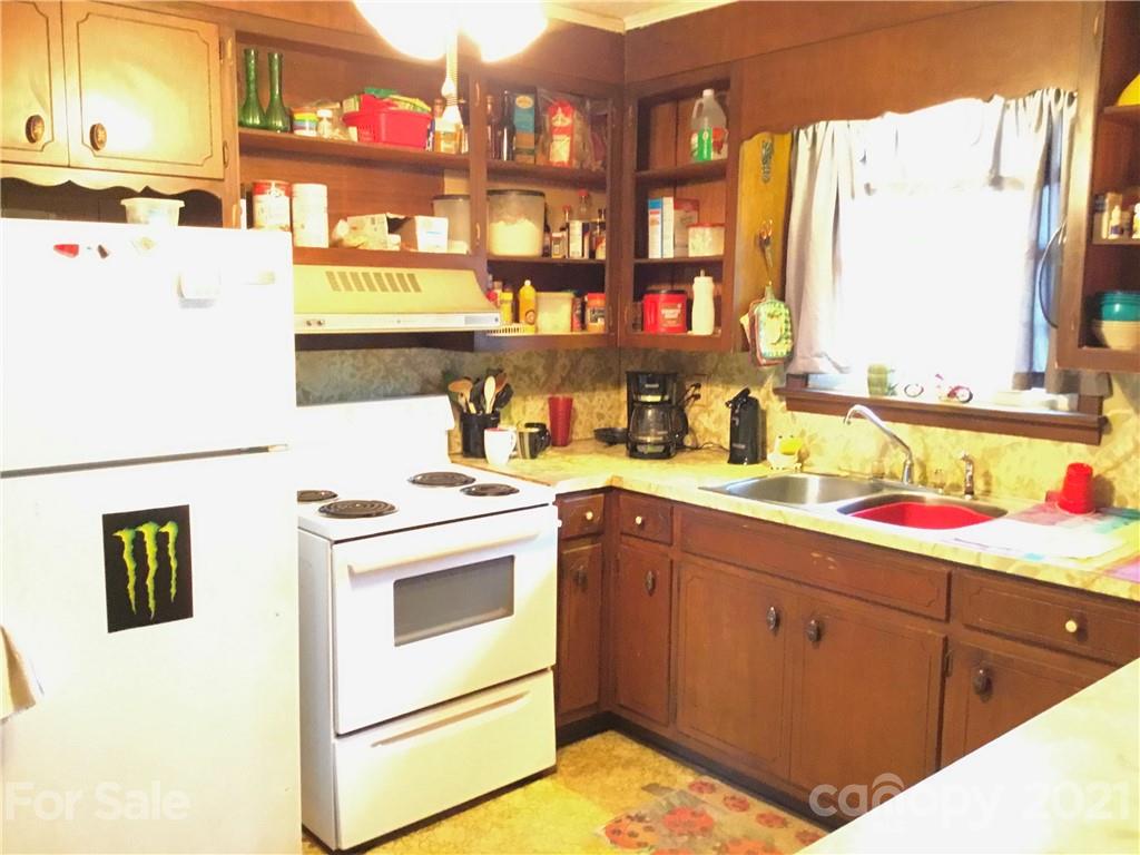 5615 Grace Chapel Road Hickory, NC 28601 - Photo 3 of 16 Gallery Image 3