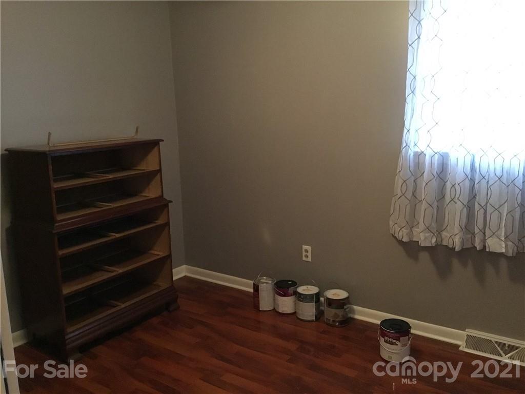 5615 Grace Chapel Road Hickory, NC 28601 - Photo 5 of 16 Gallery Image 5