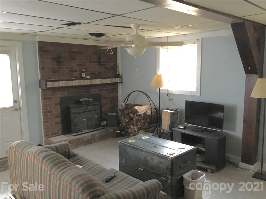 5615 Grace Chapel Road Hickory, NC 28601 - Photo 7 of 16 Gallery Image 7