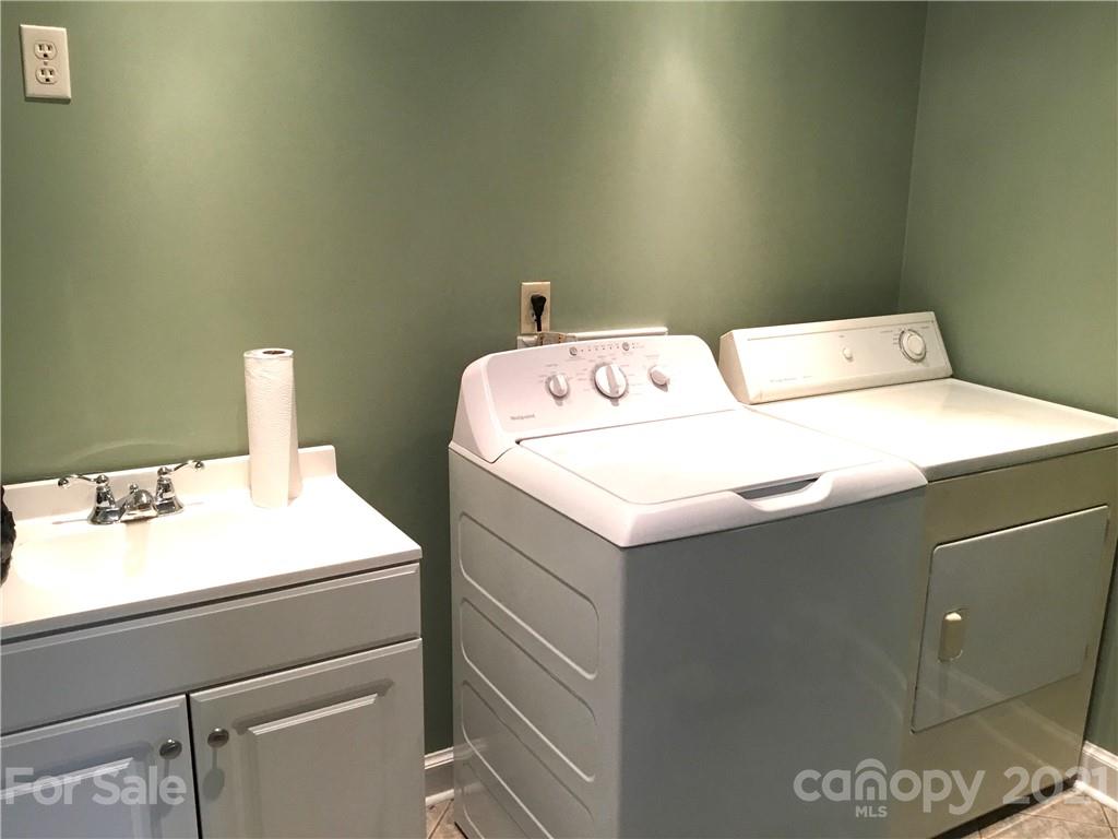 5615 Grace Chapel Road Hickory, NC 28601 - Photo 8 of 16 Gallery Image 8