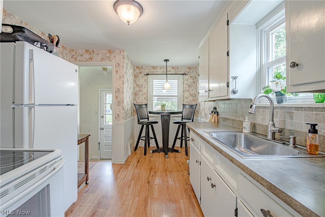 4799 Farnhurst Road Cleveland, OH 44124 - Photo 13 of 33