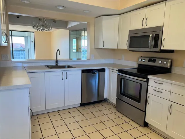 $299,000 | 7030 Half Moon Circle, Unit 418, Hypoluxo, FL 33462