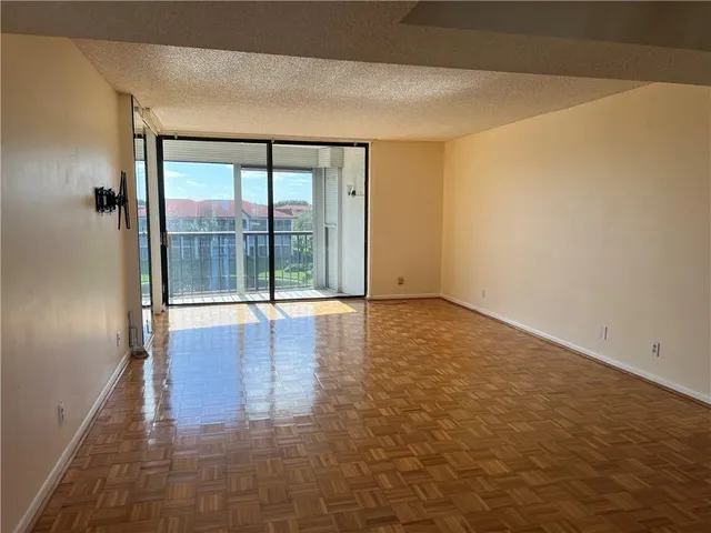 $299,000 | 7030 Half Moon Circle, Unit 418, Hypoluxo, FL 33462