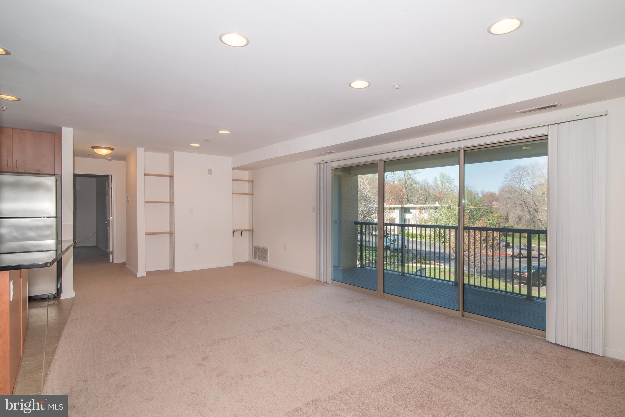 1006 Primrose Road, Unit 202 Annapolis, MD 21403 - Photo 3 of 15 Natural daylight and recessed for evenings!