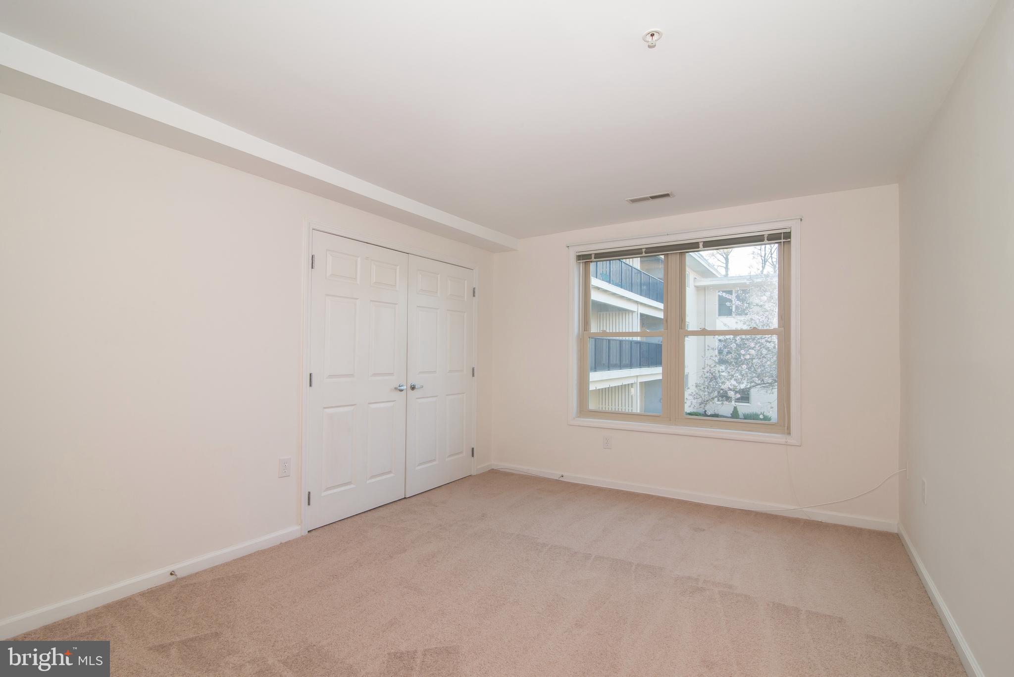 1006 Primrose Road, Unit 202 Annapolis, MD 21403 - Photo 6 of 15 Spacious master bedroom!