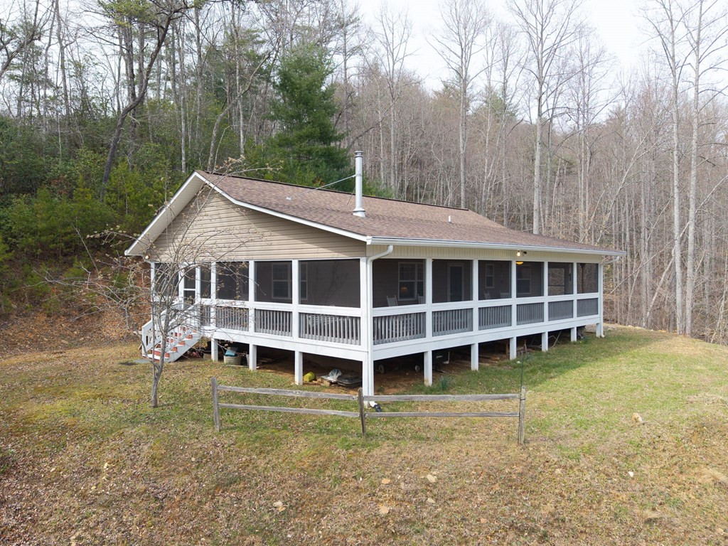 145 Raymond Wilson Road Topton, NC 28781 - Photo 2 of 31