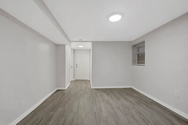 $2,000 | 1914 West Henderson Street, Unit GARDENFRONT, Chicago, IL 60657