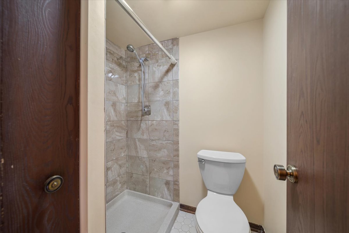 525 Cumnor Road, Unit 204 Westmont, IL 60559 - Photo 14 of 19