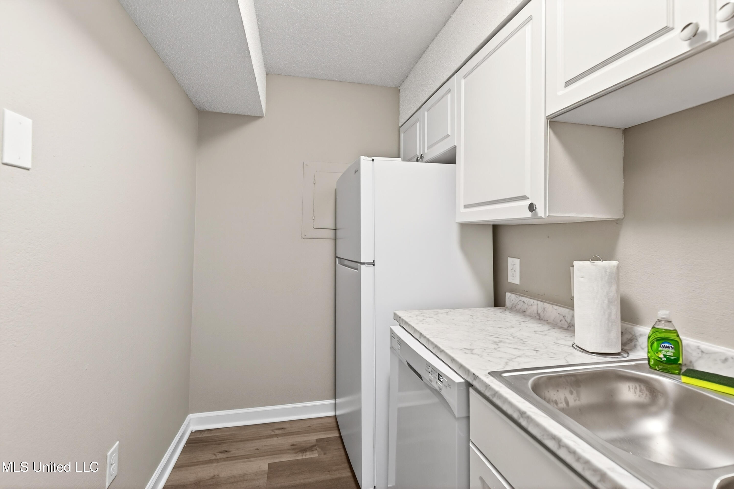 245 Mc Donnell Avenue, Unit G147 Biloxi, MS 39531 - Photo 11 of 24 IMG_7564