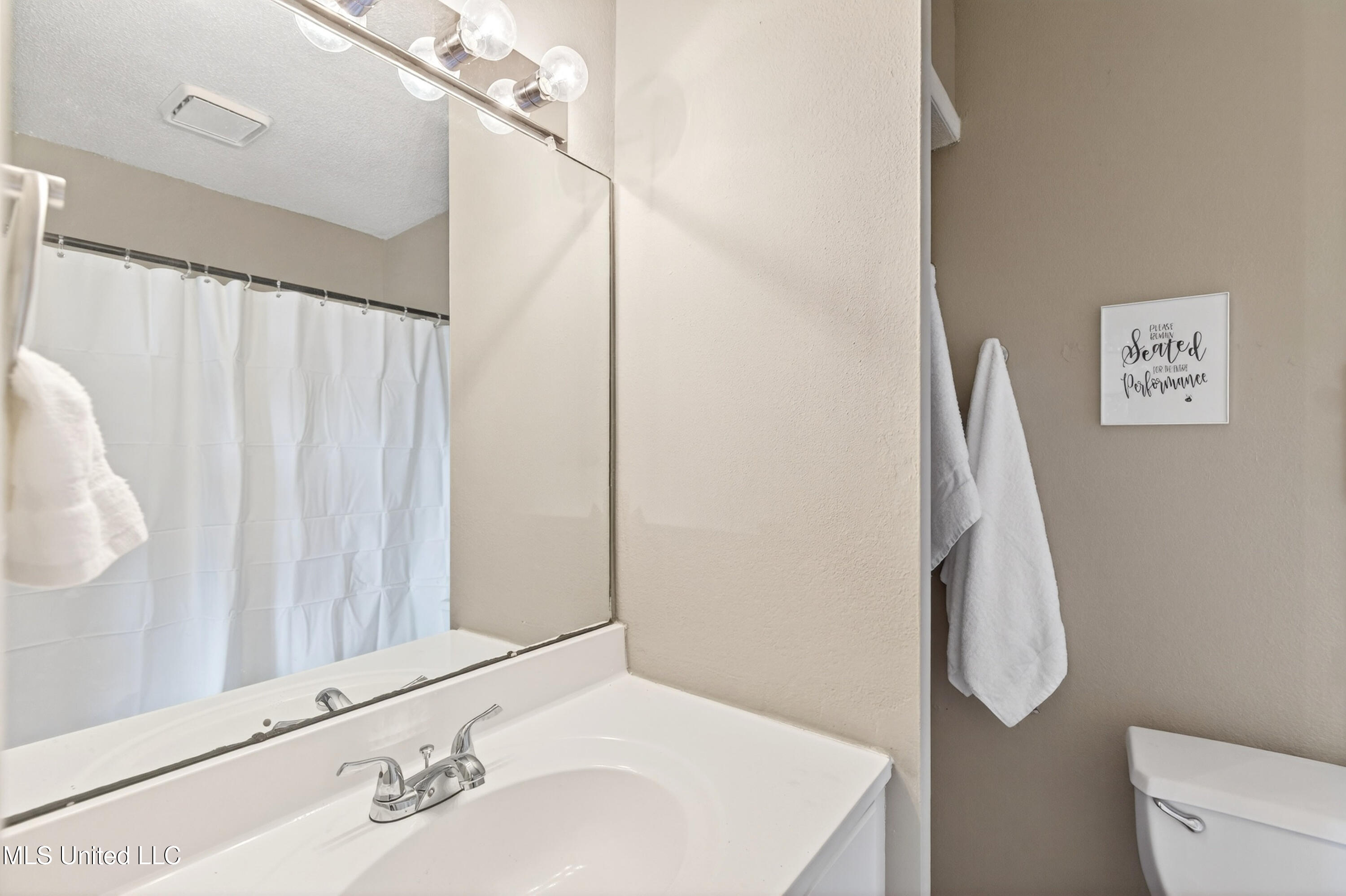 245 Mc Donnell Avenue, Unit G147 Biloxi, MS 39531 - Photo 14 of 24 IMG_7568