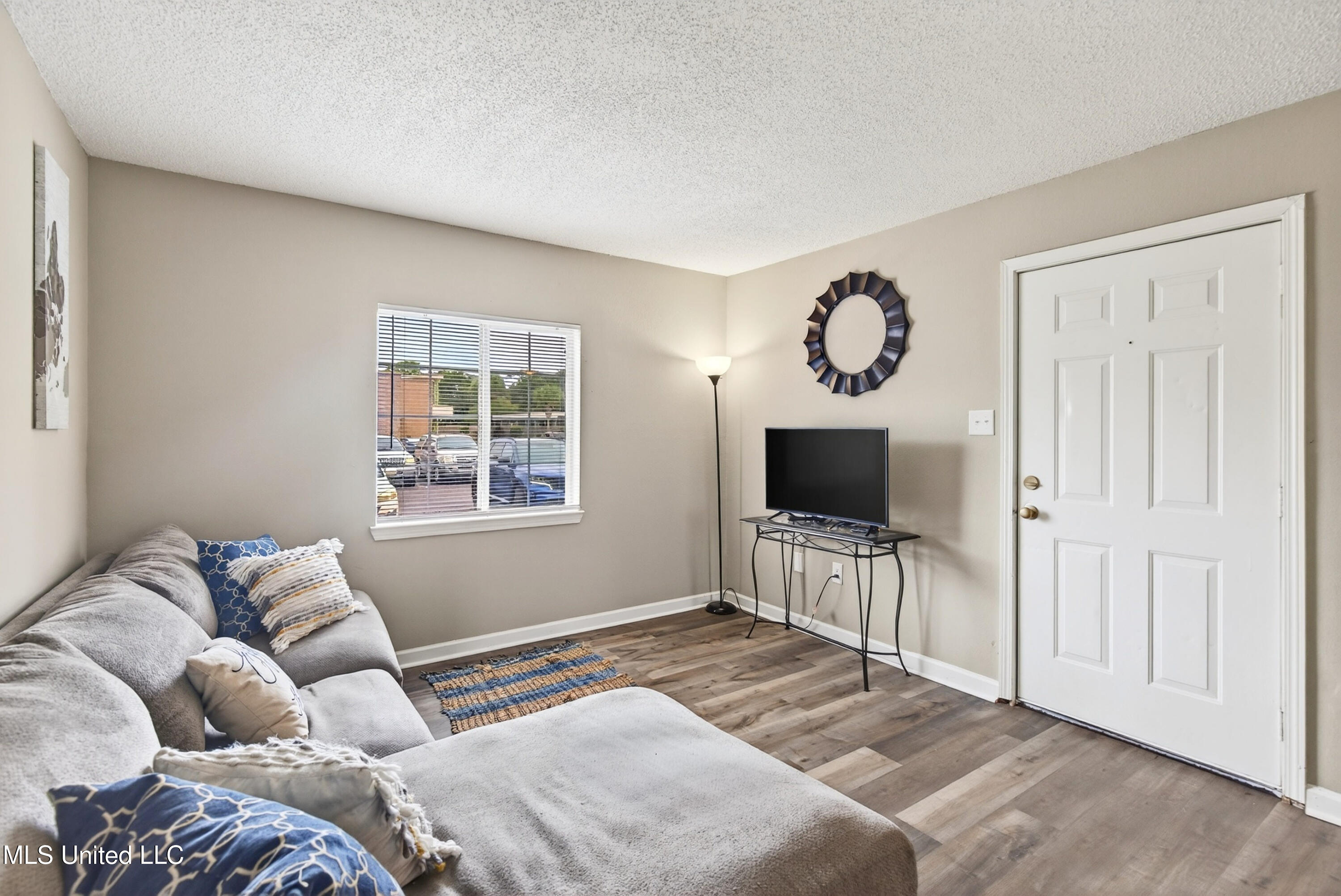 245 Mc Donnell Avenue, Unit G147 Biloxi, MS 39531 - Photo 4 of 24 IMG_7557