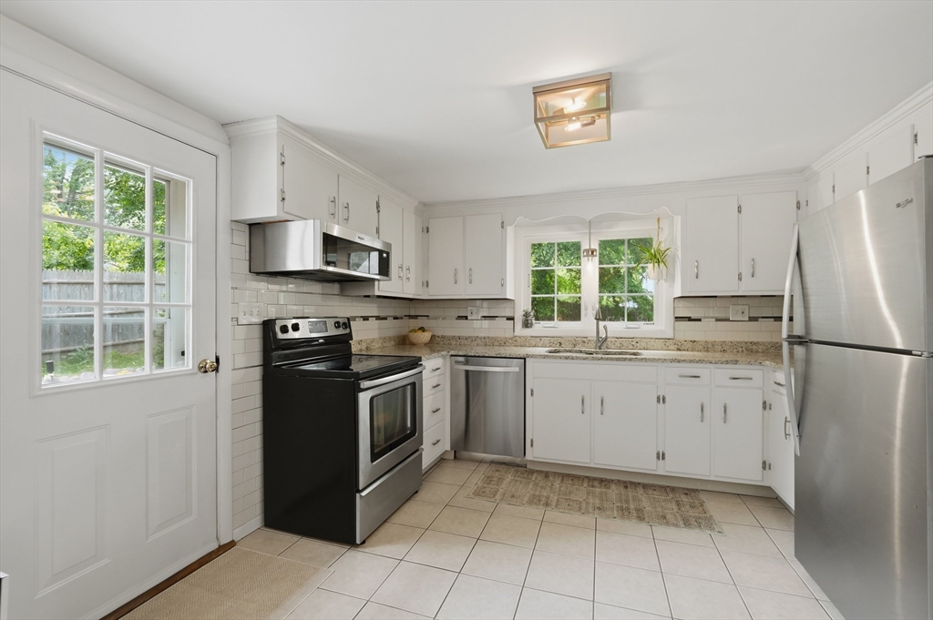 62 Putnam Road Holden, MA 01520 - Photo 13 of 32