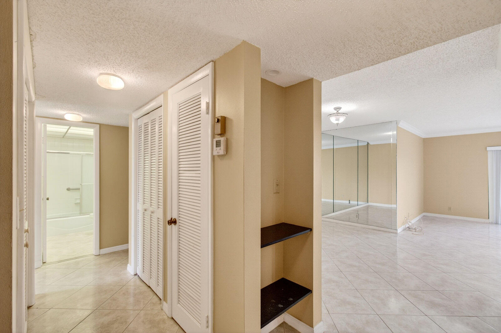 3951 Northeast 19th Road, Unit 1701 Pompano Beach, FL 33064 - Photo 21 of 82 DSC_6416