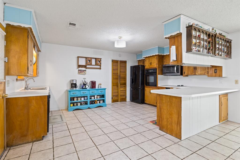 401 Hickory Street Mount Pleasant, TX 75455 - Photo 14 of 38