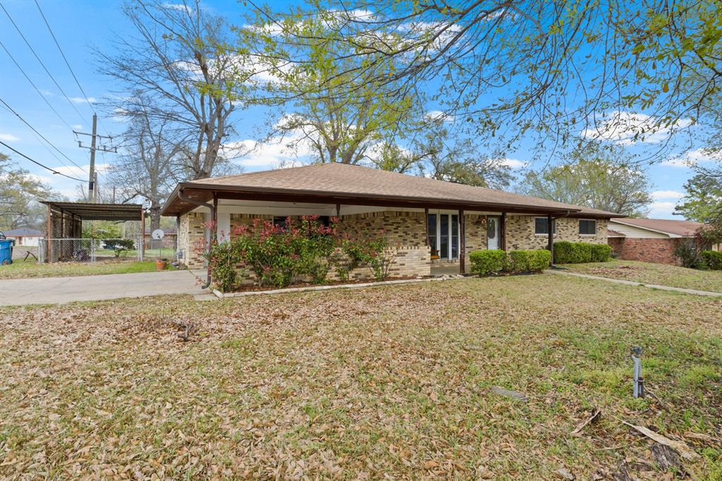 401 Hickory Street Mount Pleasant, TX 75455 - Photo 2 of 38