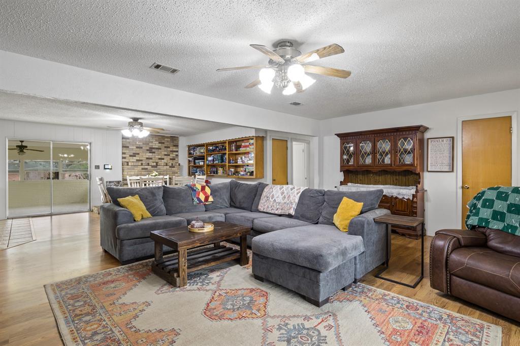 401 Hickory Street Mount Pleasant, TX 75455 - Photo 7 of 38