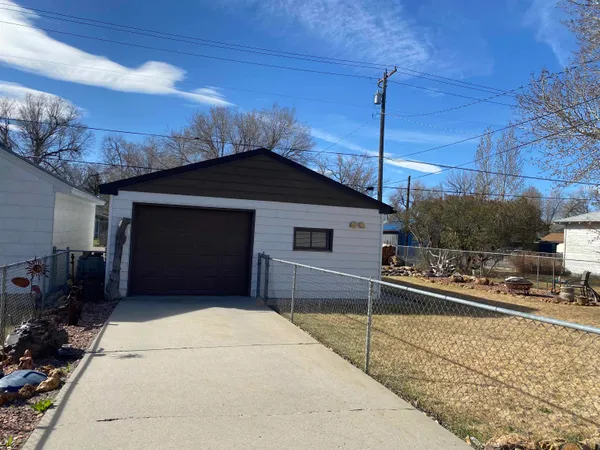$220,000 | 1111 East Park Avenue, Riverton, WY 82501