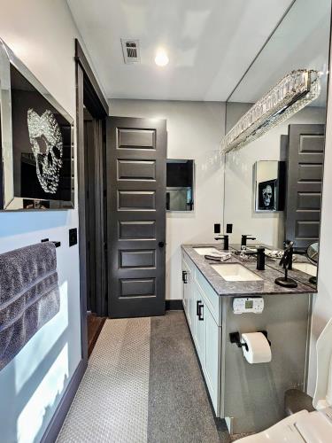 1111 Walton Lane Austin, TX 78721 - Photo 16 of 20