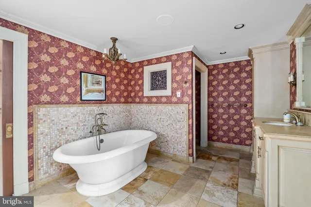 $3,000,000 | 205 East Central Avenue, Moorestown, NJ 08057