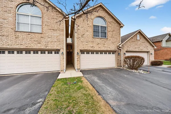 $310,000 | 5802 Fieldstone Trail, Unit 5802, McHenry, IL 60050