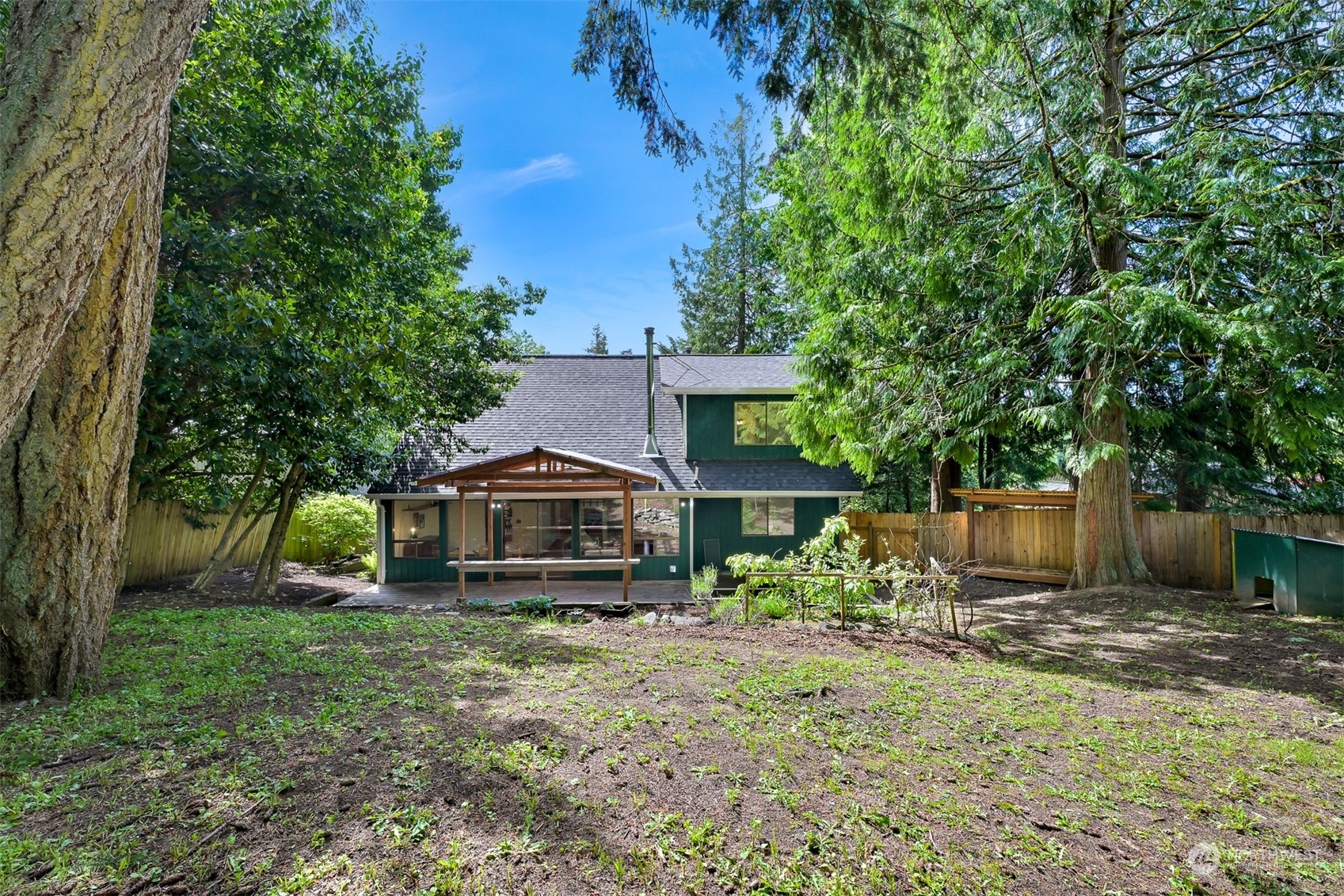 1506 Willowbrook Place Bellingham, WA 98229 - Photo 35 of 37 front view of a house with a yard