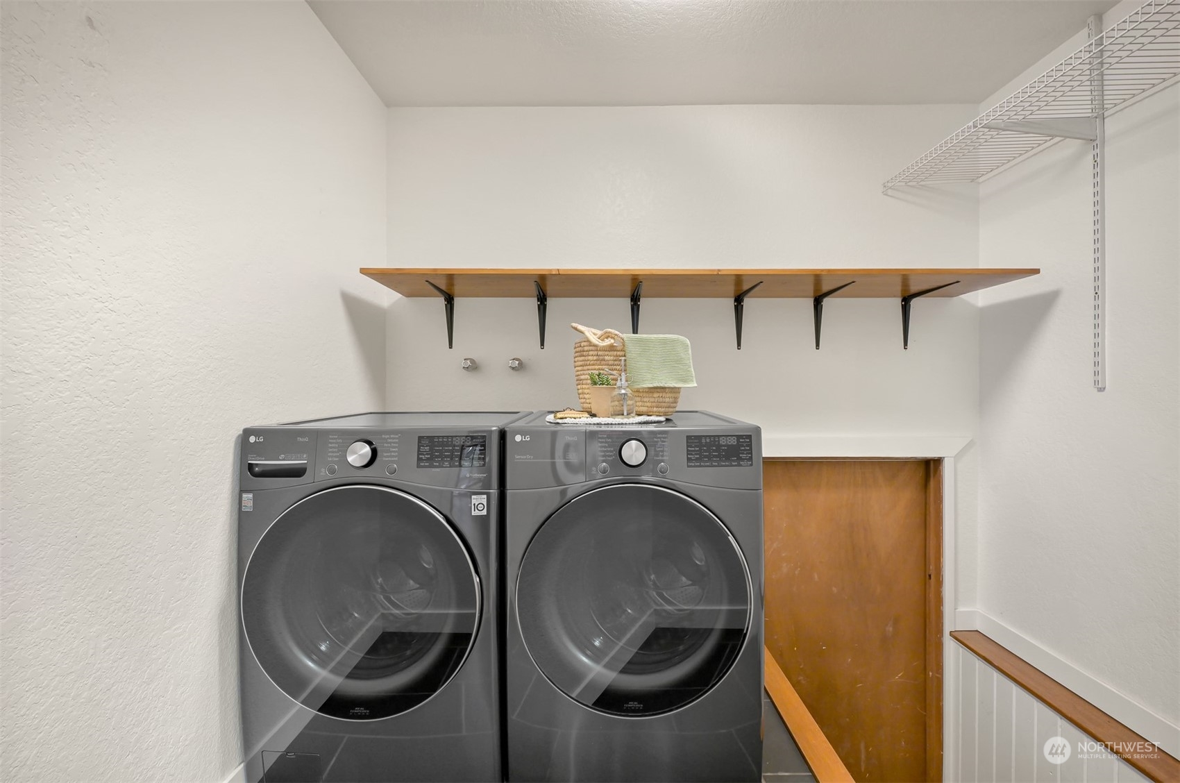 1506 Willowbrook Place Bellingham, WA 98229 - Photo 10 of 37 a utility room with dryer and washer