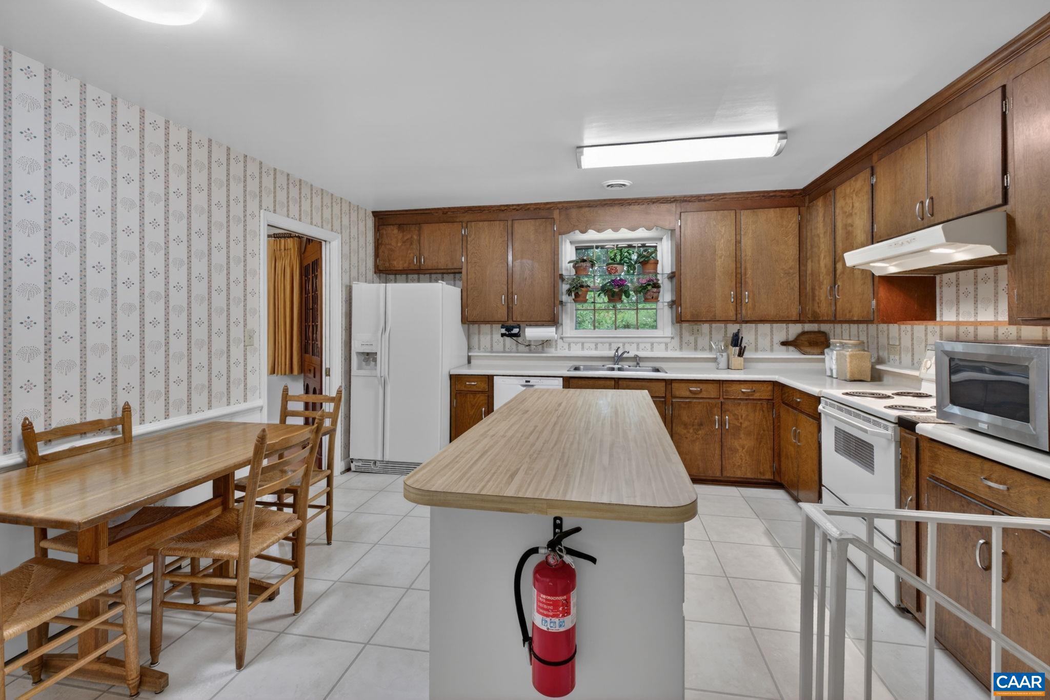 2409 Kerry Lane Charlottesville, VA 22901 - Photo 36 of 54