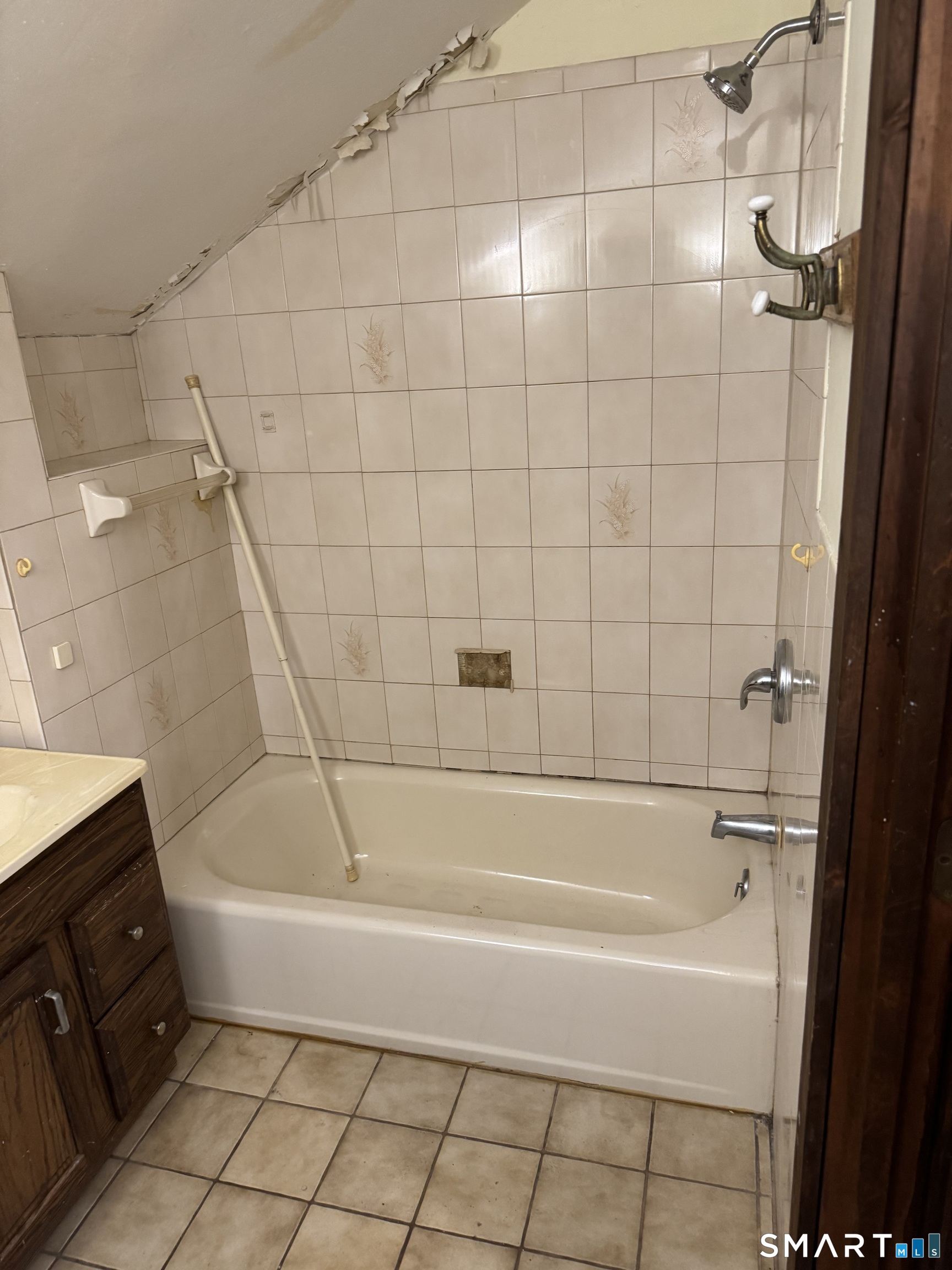 571 River Road Shelton, CT 06484 - Photo 9 of 28