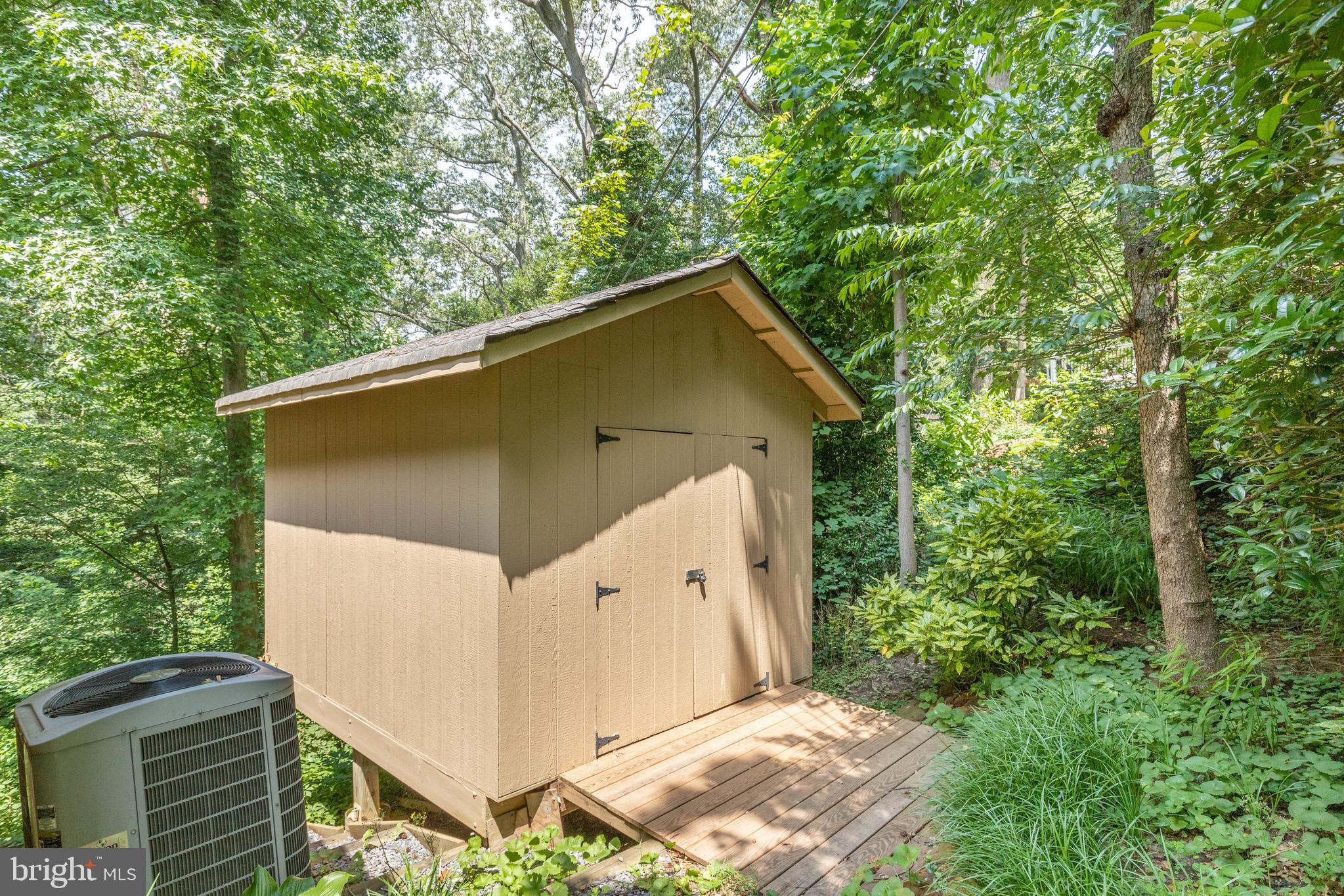 52 Holly Road Severna Park, MD 21146 - Photo 4 of 48 4