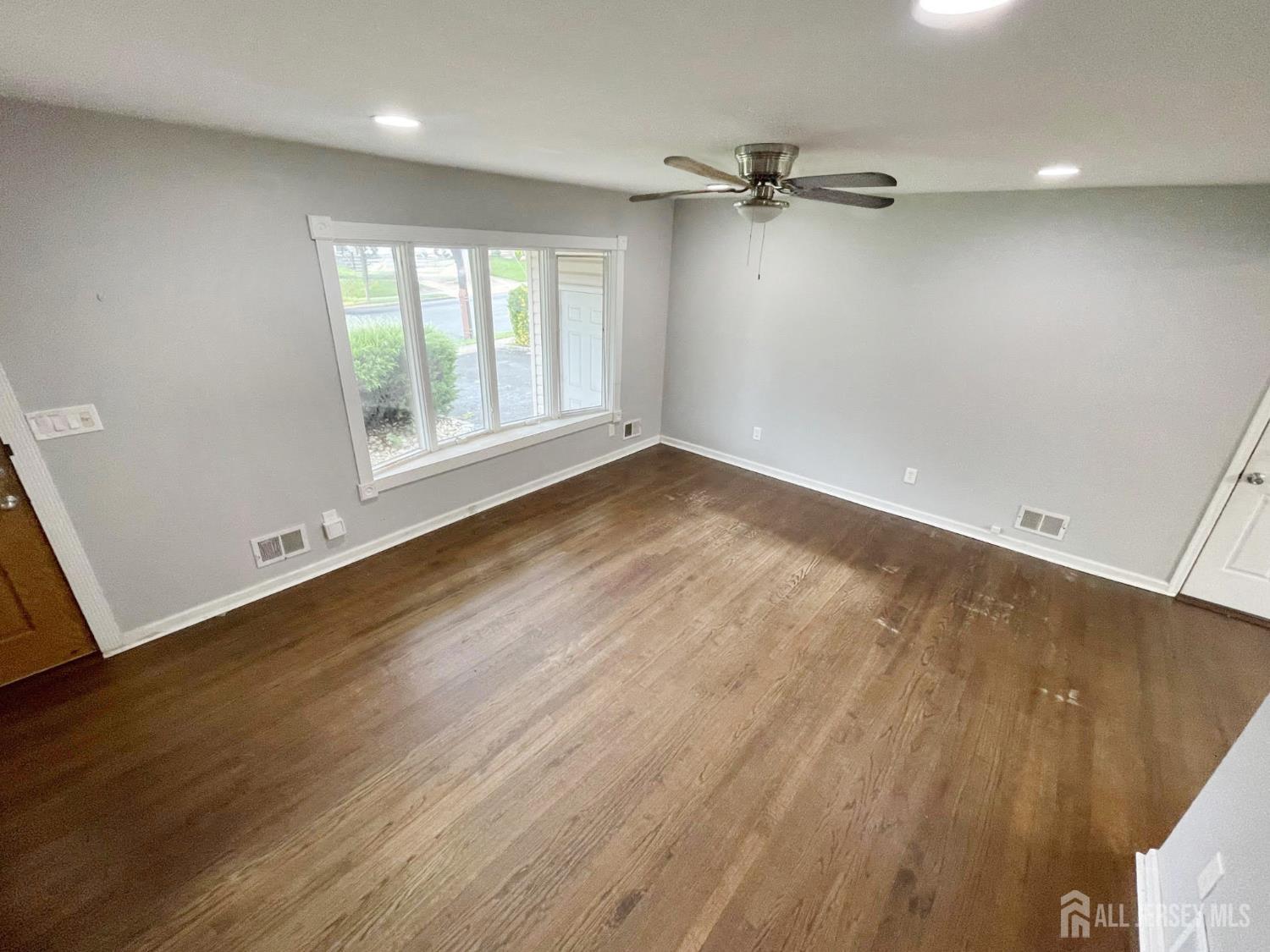 32 Athens Avenue Old Bridge, NJ 08879 - Photo 15 of 20