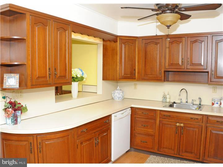 75 Heartwood Road Levittown, PA 19056 - Photo 13 of 24 Kitchen