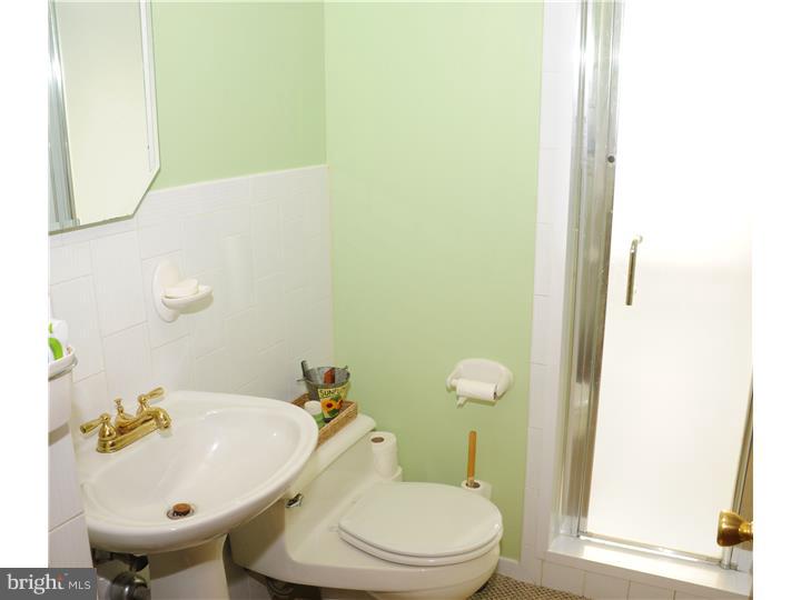 75 Heartwood Road Levittown, PA 19056 - Photo 20 of 24 Bathroom