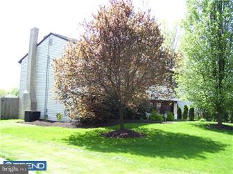 827 Newtown Road Warminster, PA 18974 - Photo 2 of 12 Exterior Side