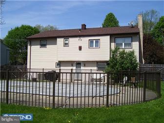 827 Newtown Road Warminster, PA 18974 - Photo 3 of 12 Exterior Back