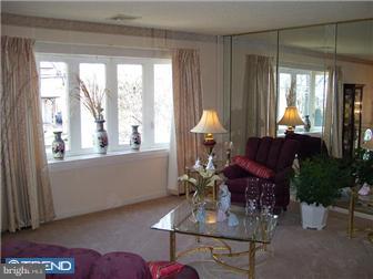 827 Newtown Road Warminster, PA 18974 - Photo 7 of 12 Living Room