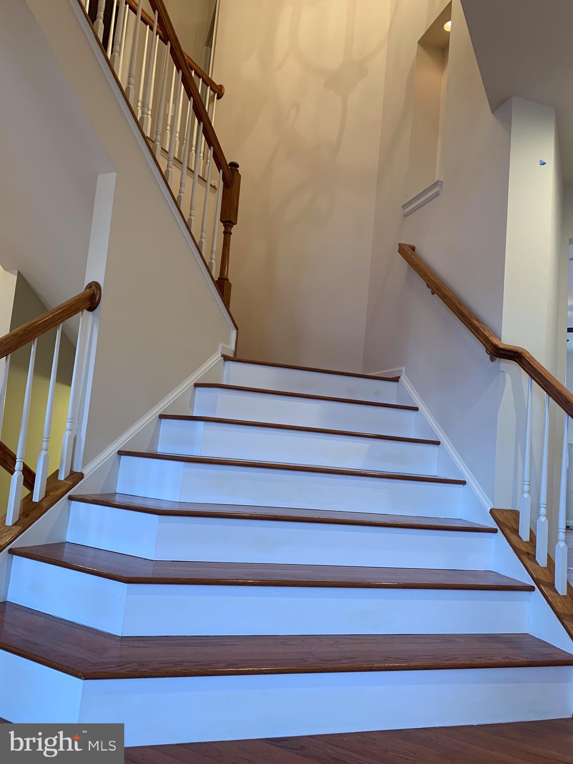 2816 Admiral Ridge Road Accokeek, MD 20607 - Photo 22 of 38 a view of entryway