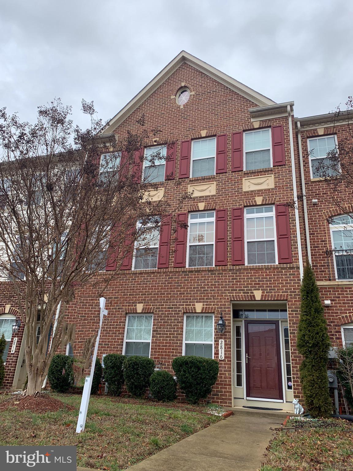 2816 Admiral Ridge Road Accokeek, MD 20607 - Photo 4 of 38 a front view of a house