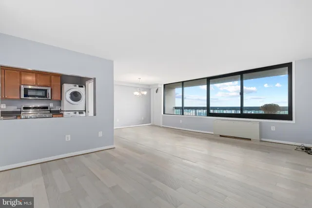 $2,500 | 3705 South George Mason Drive, Unit 2513S, Falls Church, VA 22041