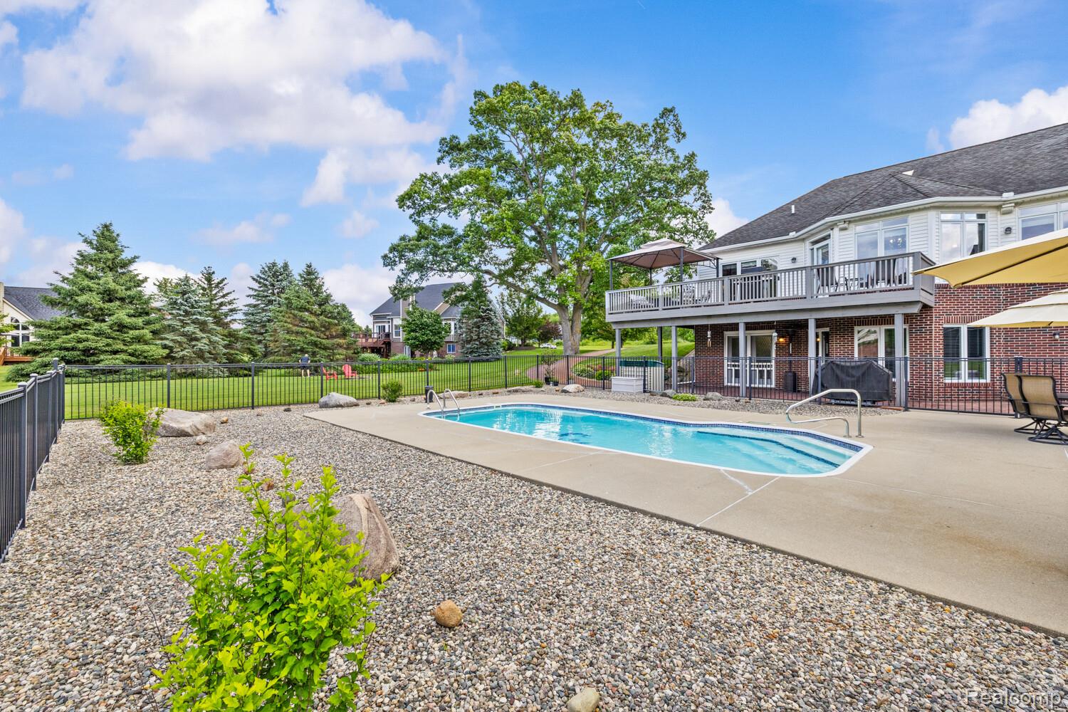 1131 Thorn Ridge Drive Howell, MI 48843 - Photo 36 of 47 41_1131_Thorn_Ridge_Dr46_mls.jpg
